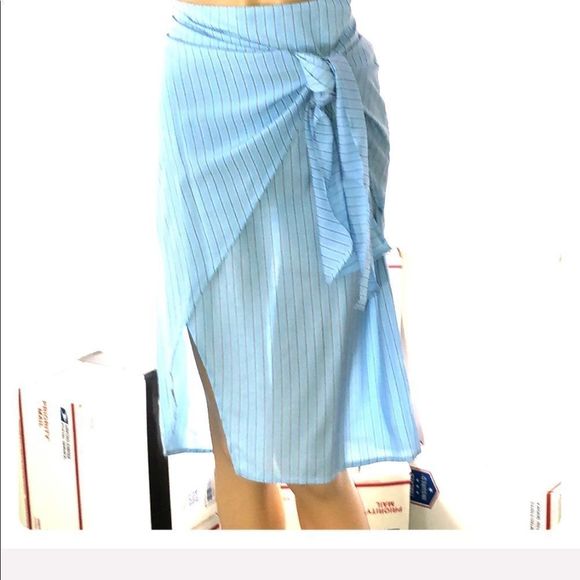 𝅺👏🏾HOST Pick👏🏾 FOREVER 21 wrap skirt - Picture 1 of 8